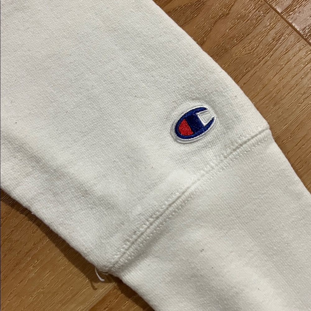 Champion Classic White Crewneck Sweater - Picture 3 of 4